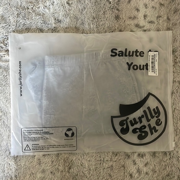 JurllyShe Casual Elastic Waist Shorts - Picture 5 of 5